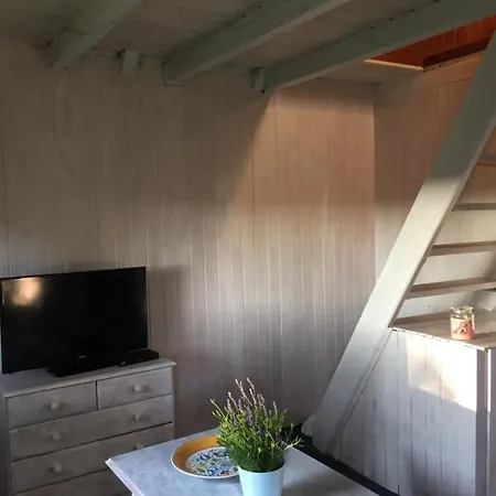 Nad Jeziorem Otalzyno * Pomieczyno