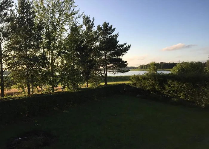 Nad Jeziorem Otalzyno Деревянный коттедж Pomieczyno