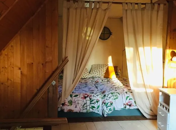 Nad Jeziorem Otalzyno Деревянный коттедж