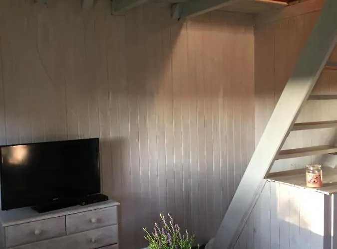 Nad Jeziorem Otalzyno * Pomieczyno